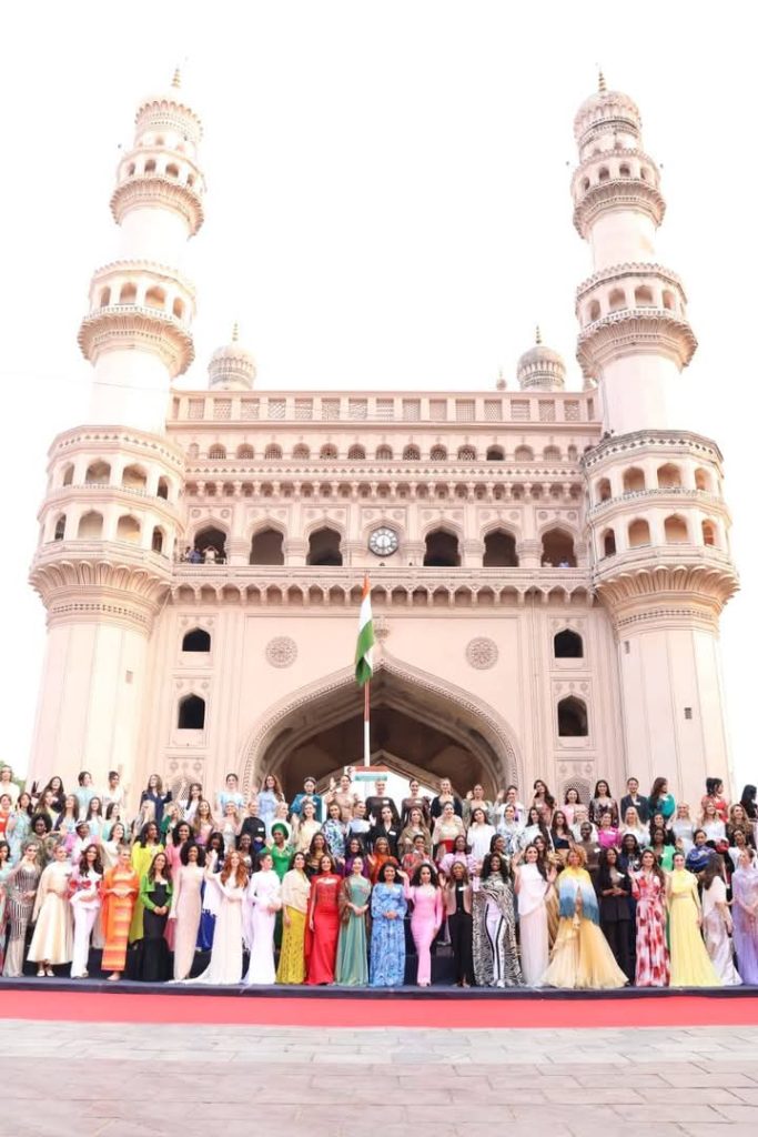 హైదరాబాద్ నగరంలో మిస్ వరల్డ్ 2025 (Miss World 2025) పోటీ కంటెస్టెంట్స్ చార్మినార్ సందర్శన