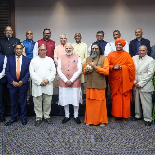 PM Modi Interacted with members of the Indian communities actively working with different community organisations