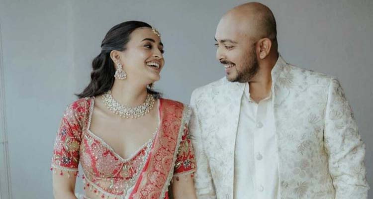 టాలీవుడ్ హీరోయిన్ అకృతి అగర్వాల్‌తో క్రికెటర్ పృథ్వీ షా నిశ్చితార్థం