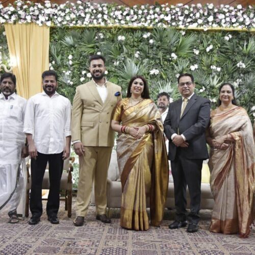ఢిల్లీలో తెలంగాణ రాష్ట్ర హైకోర్టు ప్రధాన న్యాయమూర్తి జస్టిస్ అపరేష్ కుమార్ సింగ్ కుమారుడి వివాహ రిసెప్షన్ కు హాజరైన ముఖ్యమంత్రి రేవంత్ రెడ్డి, డిప్యూటీ సిఎం బట్టి విక్రమార్క